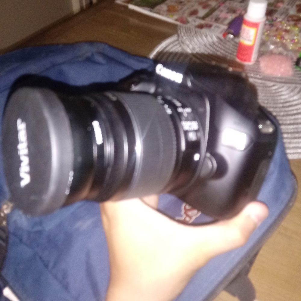 Canon camera - Picture 2 of 4